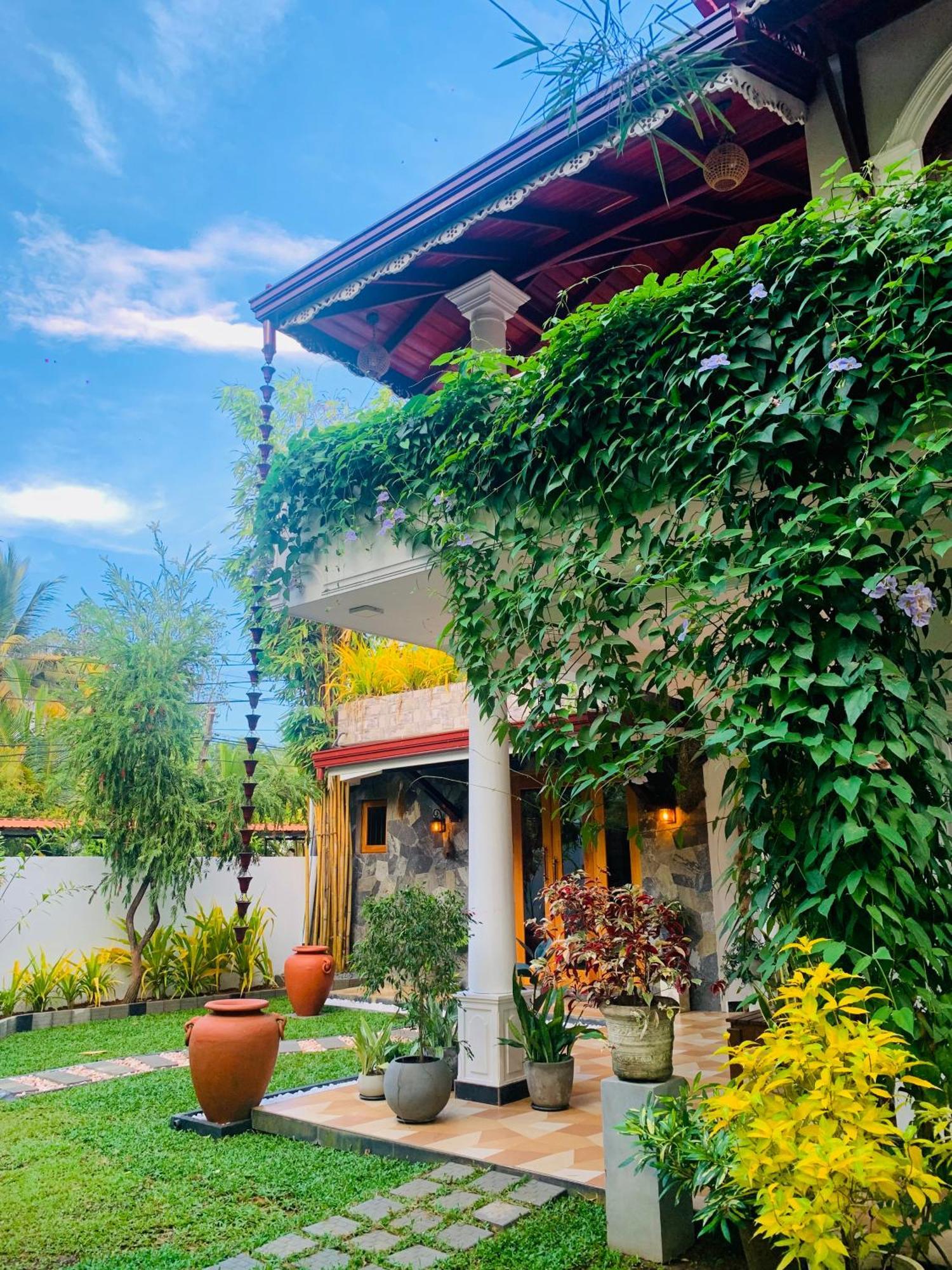 Breeze Bay Villa Dickwella Exterior photo